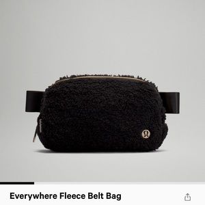 JUST IN * Fleece* Everywhere Belt Bag Black